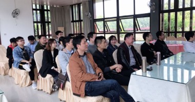 凝聚產(chǎn)生力量，團(tuán)結(jié)誕生希望